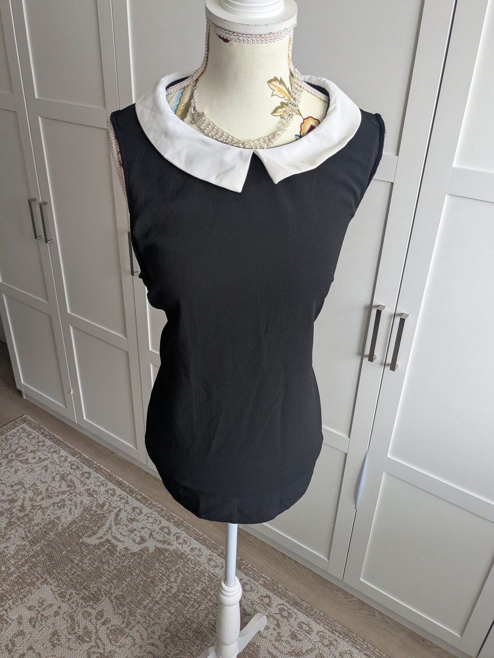 Ardene Black Sleeveless Camisole with White Peter Pan Collar